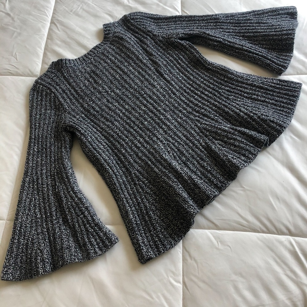 GAP Heathered Ruffle Sweater - Picture 5 of 5